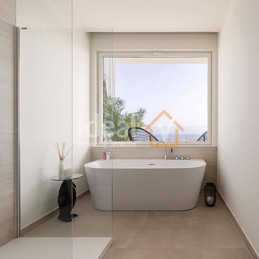 3 Zimmer Villa zu verkaufen in Costa Adeje mit Pool Garage - 1.995.500 € (Ref: 6019190)