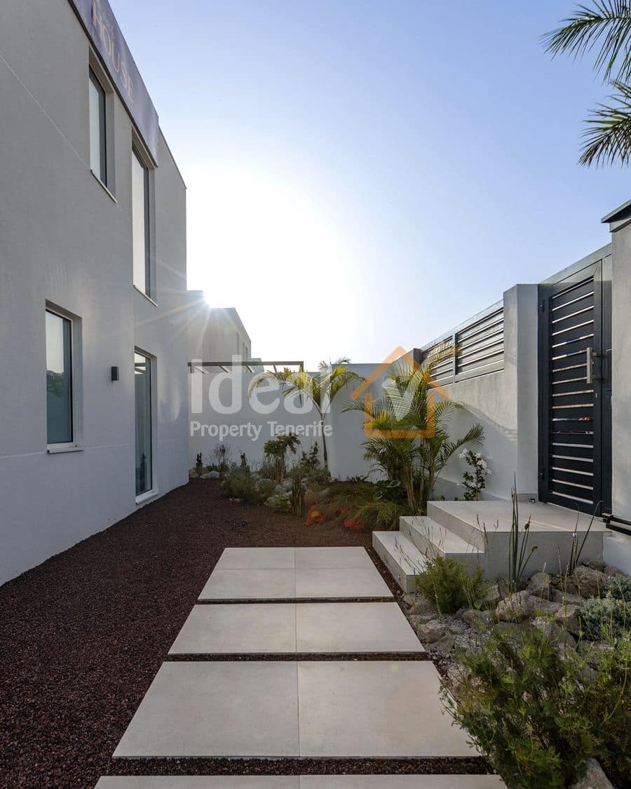 3 Zimmer Villa zu verkaufen in Costa Adeje mit Pool Garage - 1.995.500 € (Ref: 6019190)