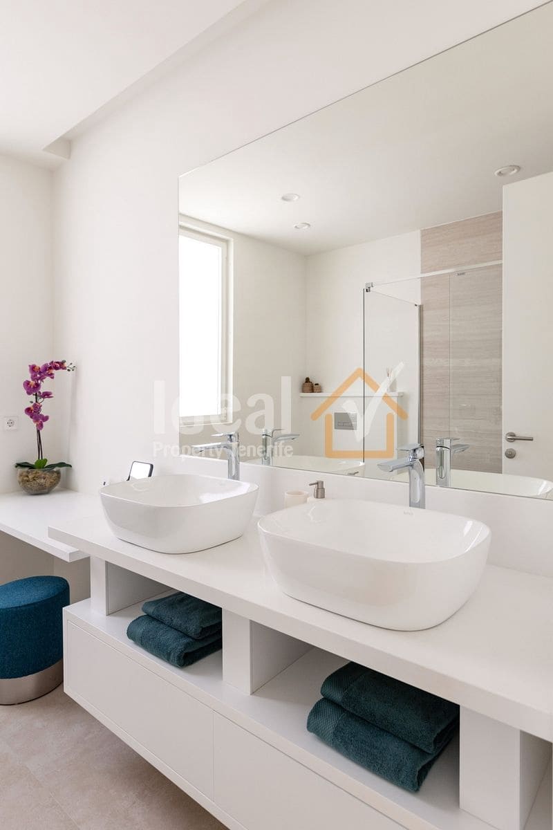 3 Zimmer Villa zu verkaufen in Costa Adeje mit Pool Garage - 1.995.500 € (Ref: 6019190)