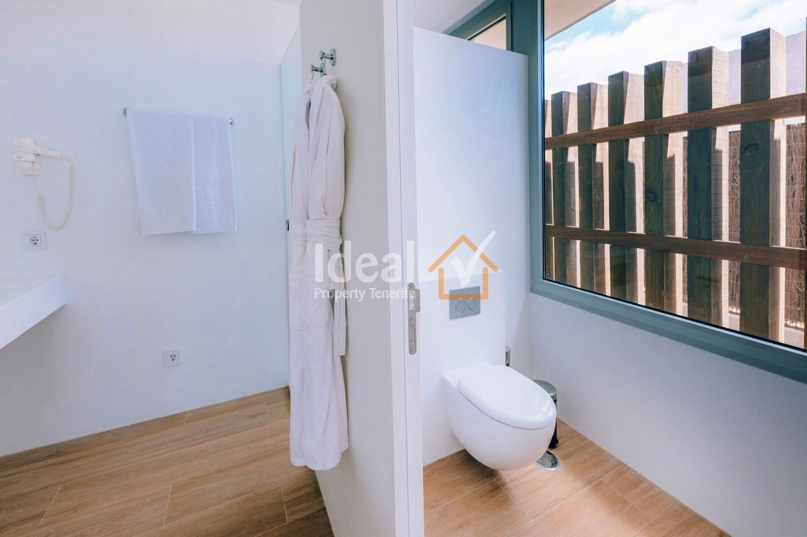 3 soveværelse Villa til salg i Guia de Isora med swimmingpool garage - € 2.100.000 (Ref: 6019217)