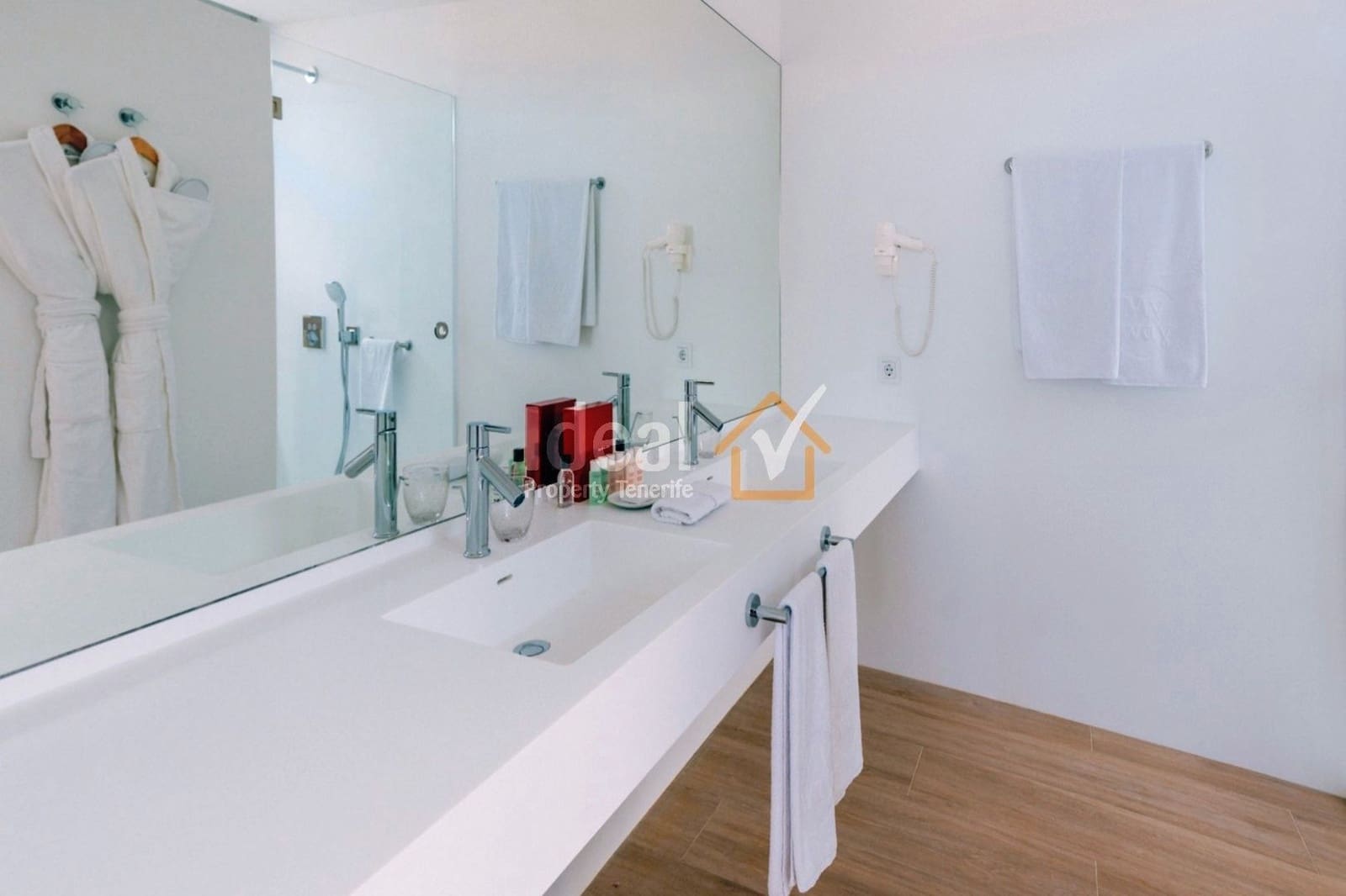 3 soveværelse Villa til salg i Guia de Isora med swimmingpool garage - € 2.100.000 (Ref: 6019217)