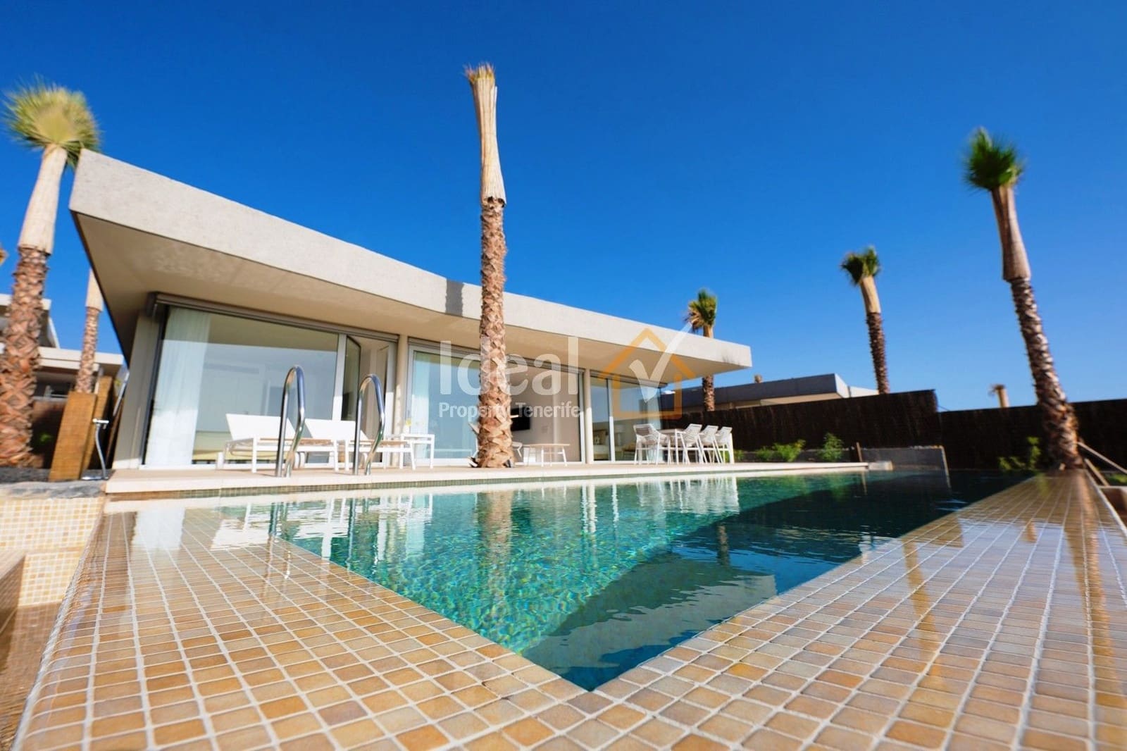 3 soveværelse Villa til salg i Guia de Isora med swimmingpool garage - € 2.100.000 (Ref: 6019217)