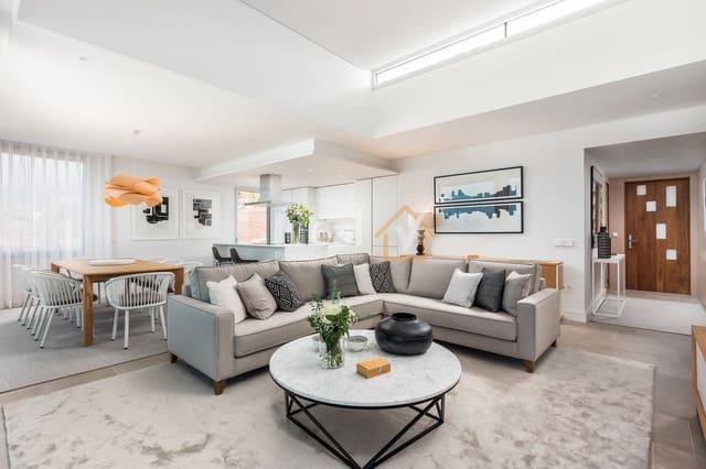 Apartamento de 2 habitaciones en Guía de Isora en venta con piscina garaje - 895.000 € (Ref: 6019219)