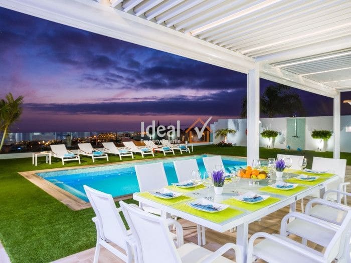 Chalet de 6 habitaciones en Adeje en venta - 2.550.000 € (Ref: 6351444)