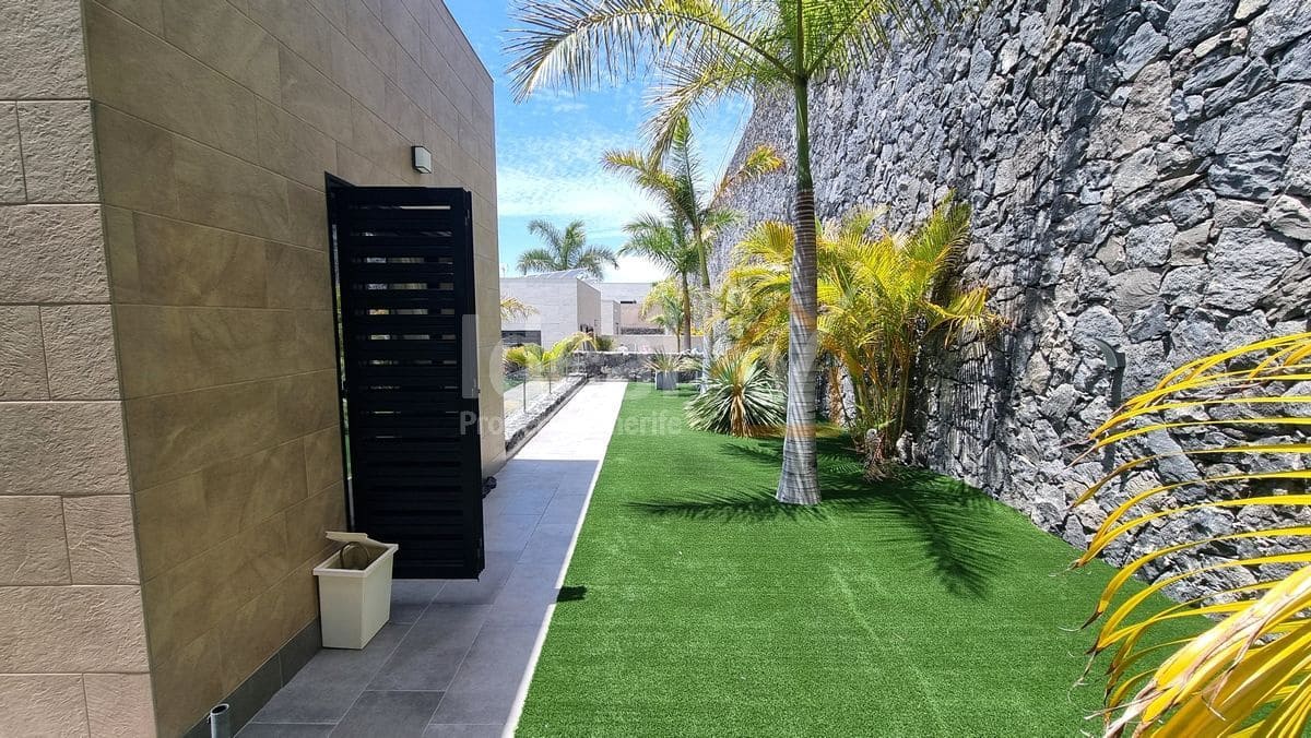 3 Zimmer Villa zu verkaufen in Costa Adeje mit Pool Garage - 3.050.000 € (Ref: 6351492)