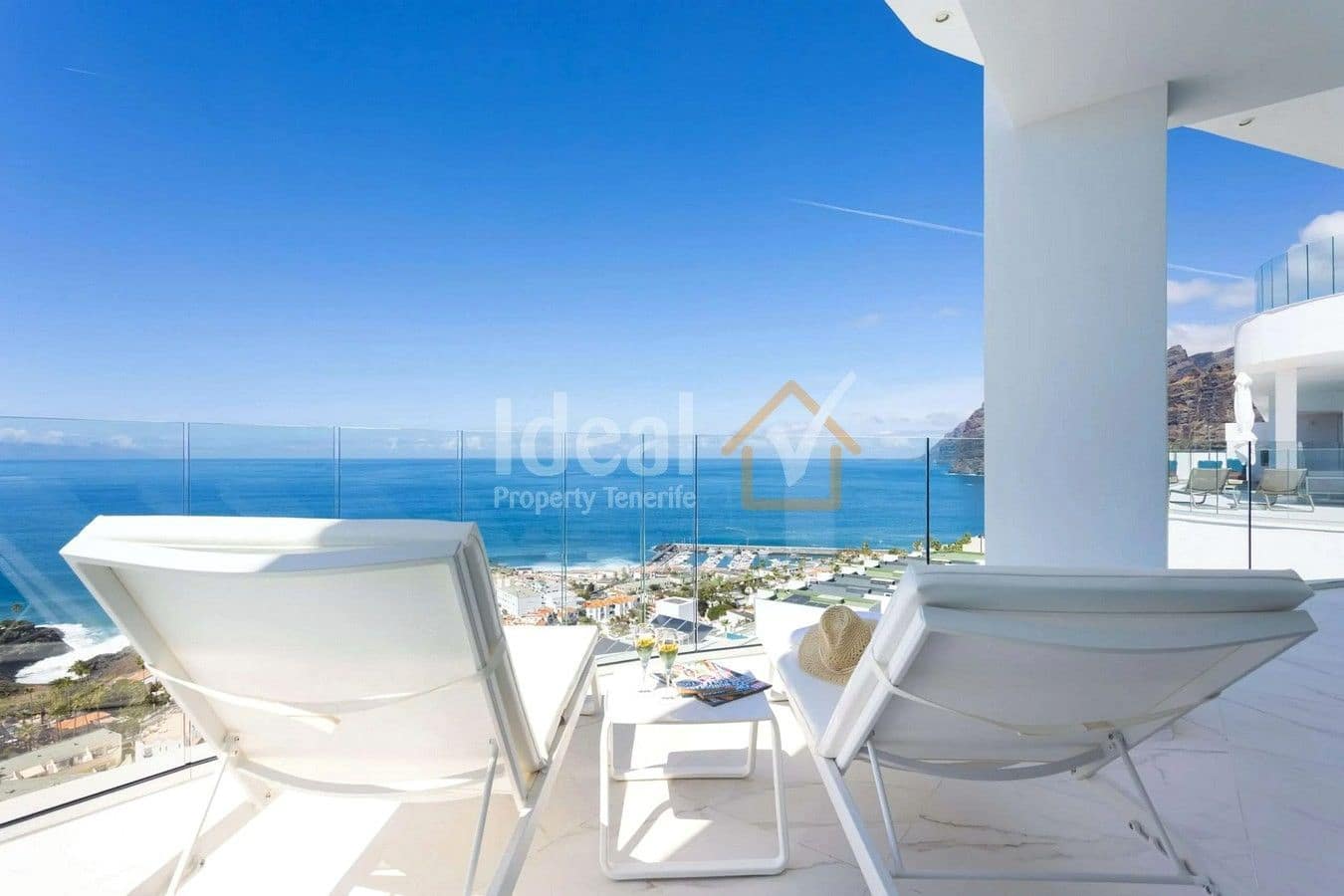 3 soveværelse Lejlighed til salg i Los Gigantes med swimmingpool garage - € 1.795.000 (Ref: 6637358)