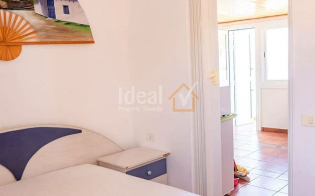 4 makuuhuone Paritalo myytävänä paikassa Costa del Silencio, Arona - 550 000 € (Ref: 6685819)