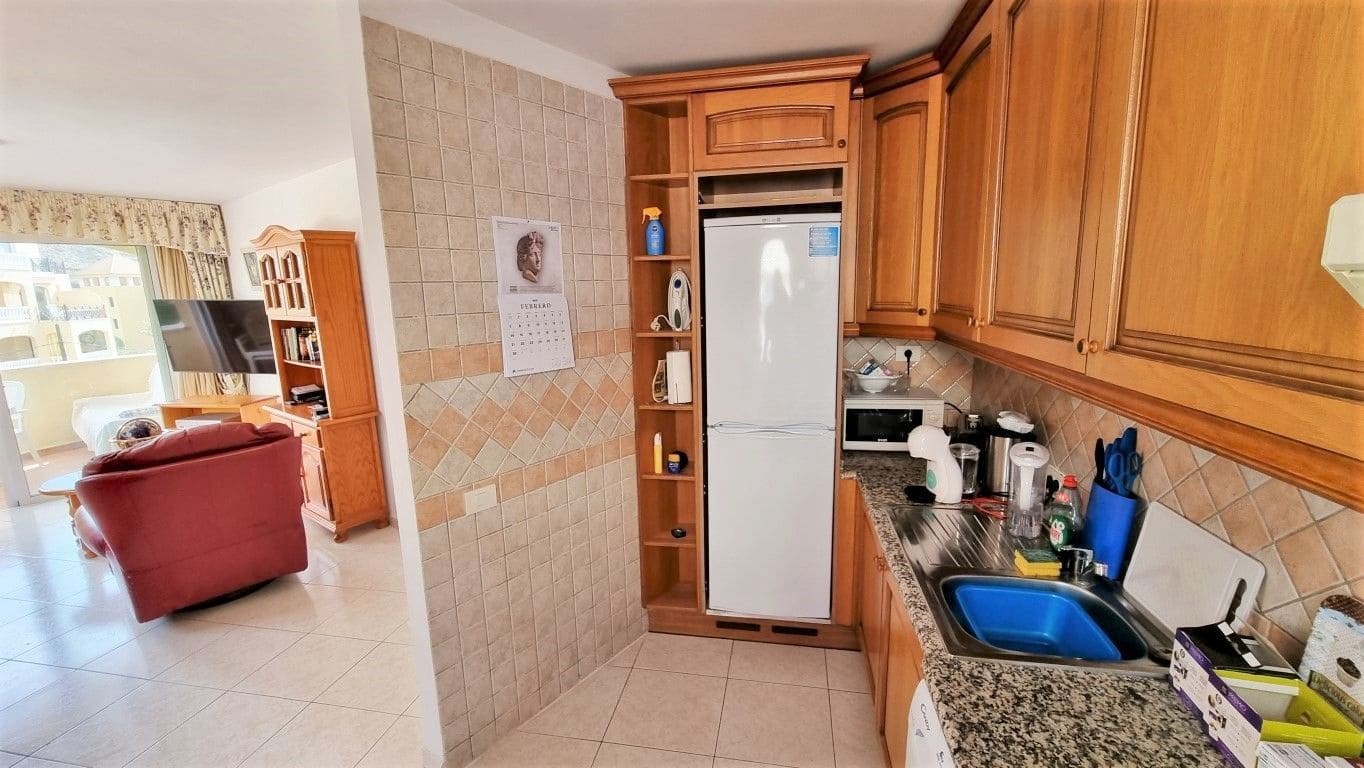 1 slaapkamer Appartement te koop in Los Cristianos met zwembad - € 265.000 (Ref: 6704162)
