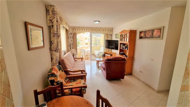 1 quarto Apartamento para venda em Los Cristianos, Arona com piscina - 265 000 € (Ref: 6704162)