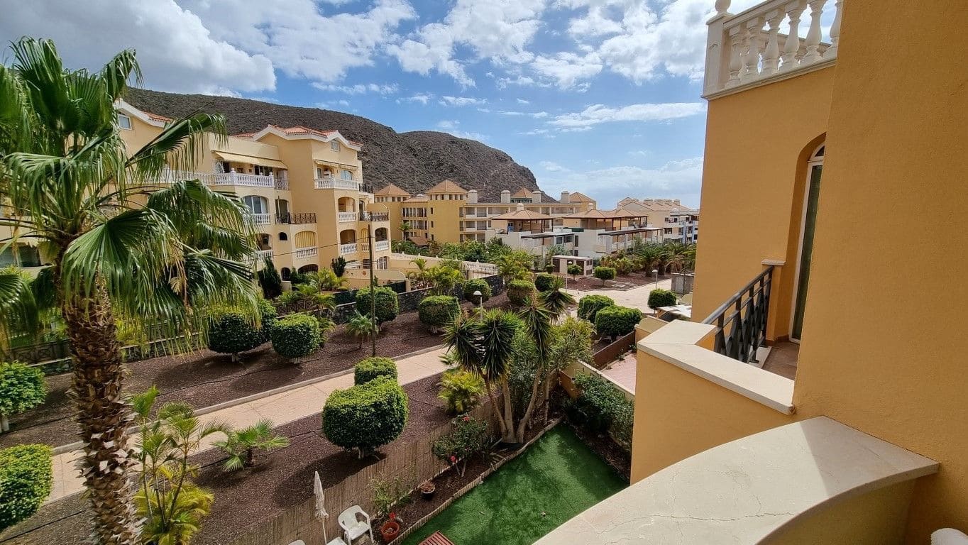 1 slaapkamer Appartement te koop in Los Cristianos met zwembad - € 265.000 (Ref: 6704162)