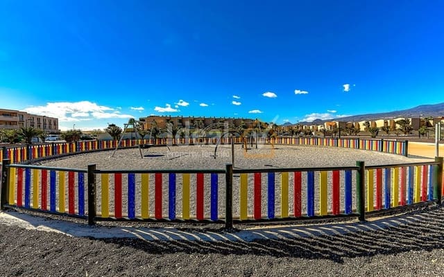 2 makuuhuone Huoneisto myytävänä paikassa El Medano, Granadilla de Abona mukana uima-altaan 
autotalli - 499 000 € (Ref: 6944289)