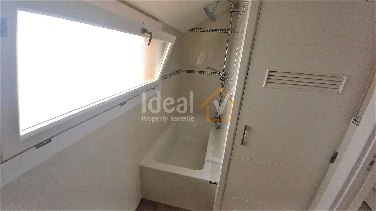 1 soveværelse Lejlighed til salg i Playa de las Americas med swimmingpool - € 620.000 (Ref: 7796069)