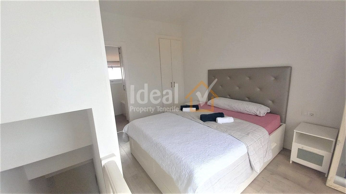 1 soveværelse Lejlighed til salg i Playa de las Americas med swimmingpool - € 620.000 (Ref: 7796069)