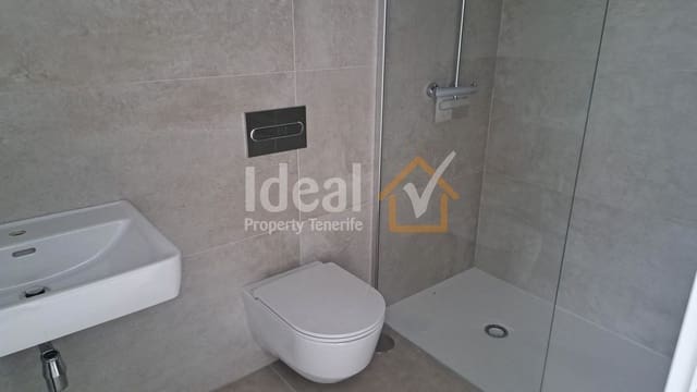 Ático de 2 habitaciones en Costa Adeje, Adeje en venta con piscina garaje - 750.000 € (Ref: 7836057)