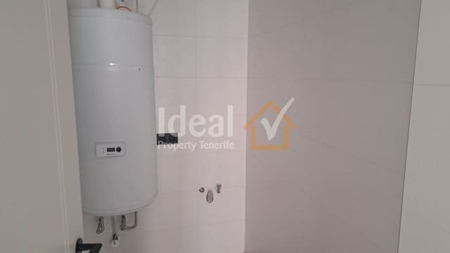 Ático de 2 habitaciones en Costa Adeje, Adeje en venta con piscina garaje - 750.000 € (Ref: 7836057)