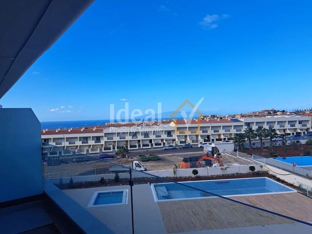 Ático de 2 habitaciones en Costa Adeje, Adeje en venta con piscina garaje - 750.000 € (Ref: 7836057)