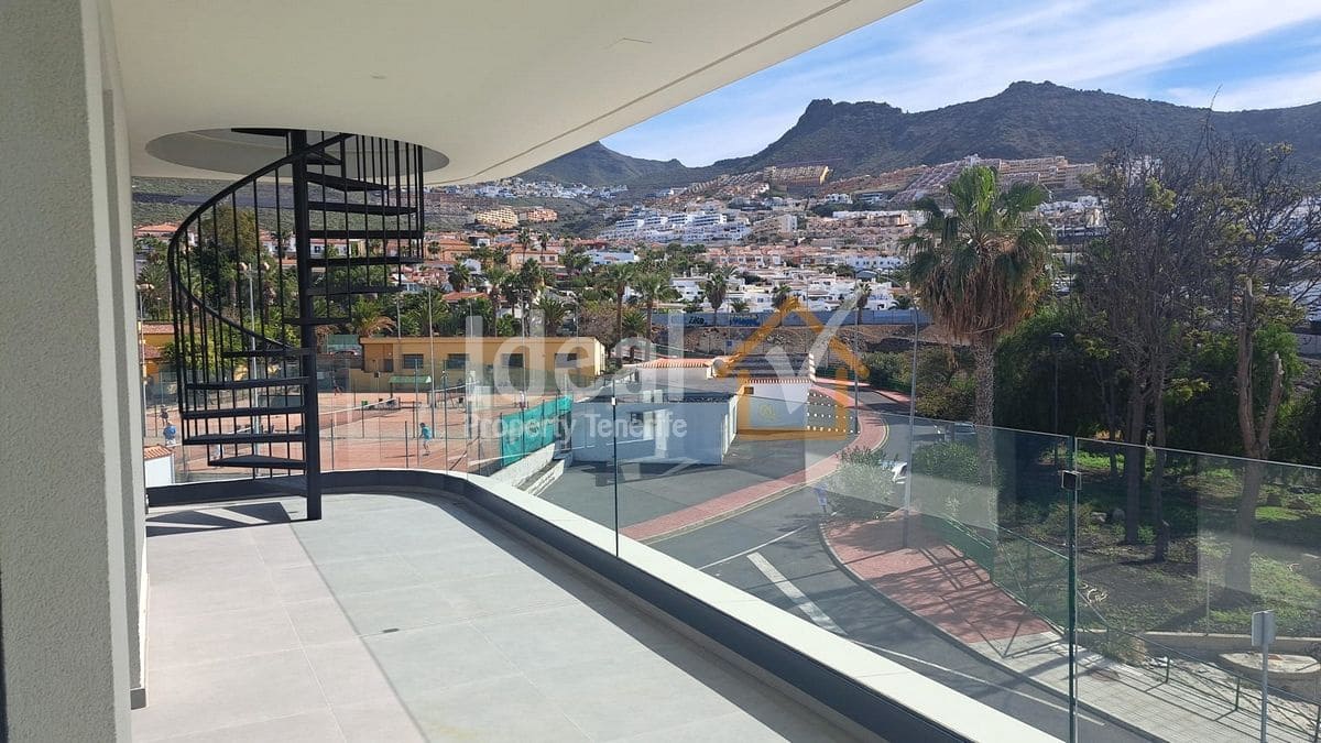 2 Zimmer Penthouse zu verkaufen in Costa Adeje mit Pool Garage - 750.000 € (Ref: 7836057)