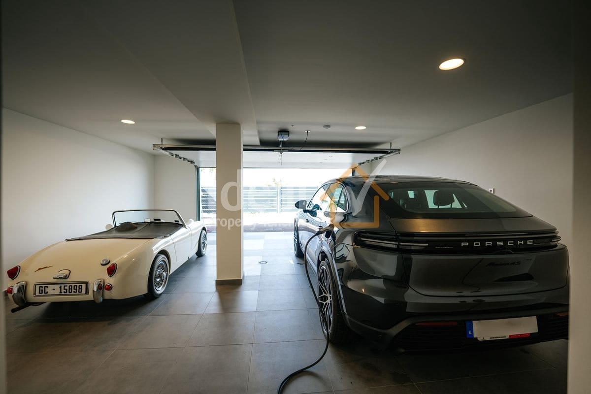 3 Zimmer Villa zu verkaufen in Costa Adeje mit Pool Garage - 2.385.500 € (Ref: 7837747)