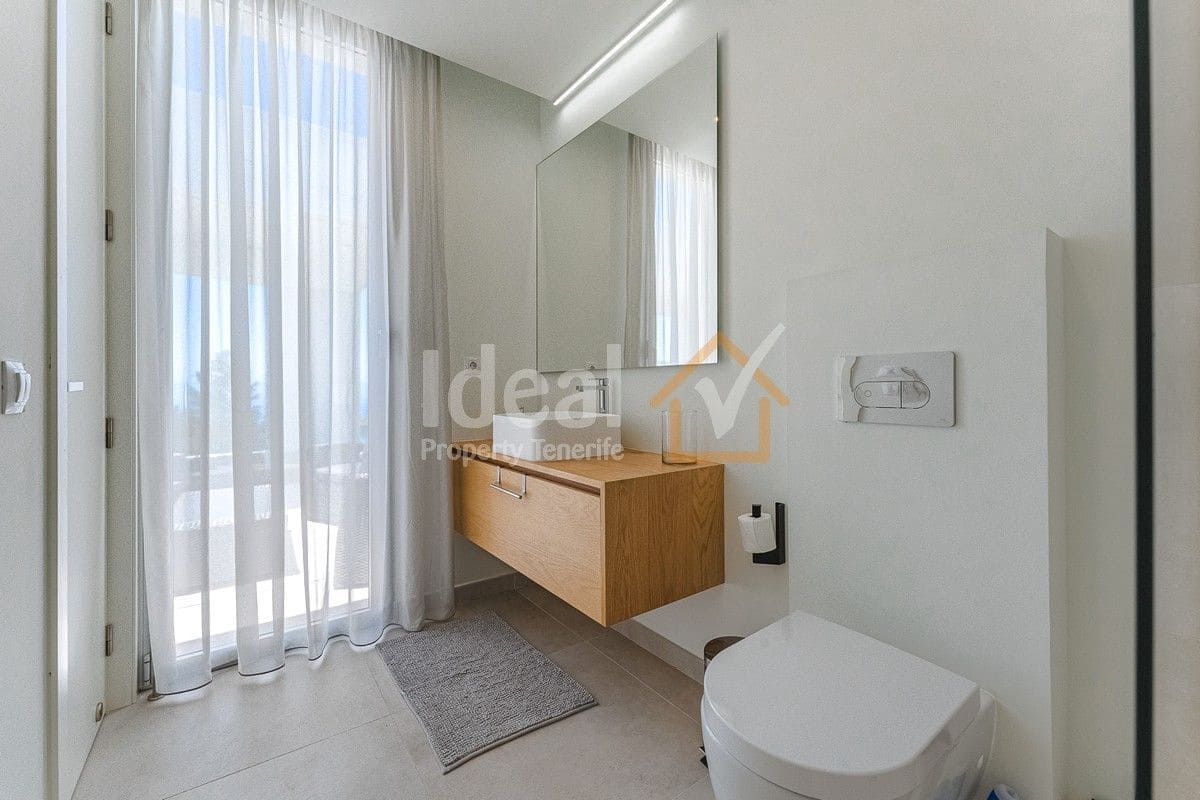 3 soveværelse Villa til salg i Guia de Isora med swimmingpool garage - € 1.980.000 (Ref: 8212854)