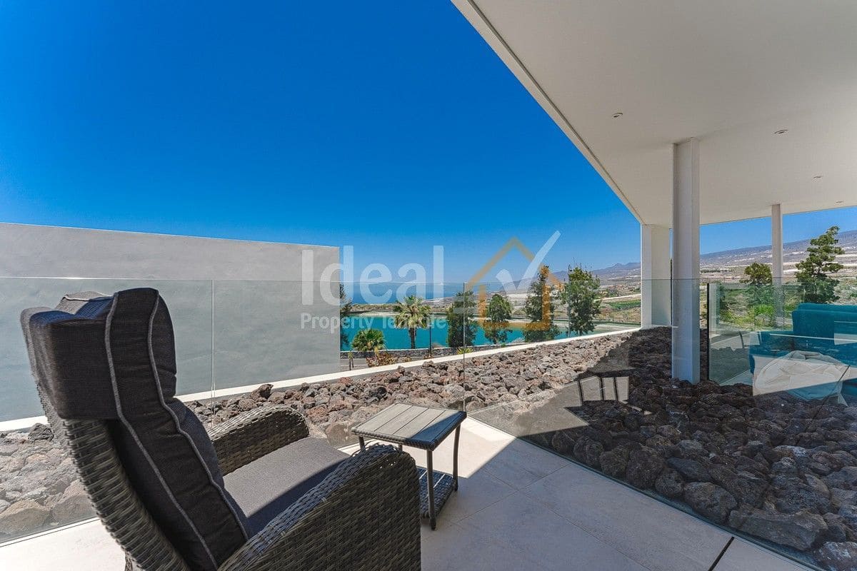 3 soveværelse Villa til salg i Guia de Isora med swimmingpool garage - € 1.980.000 (Ref: 8212854)