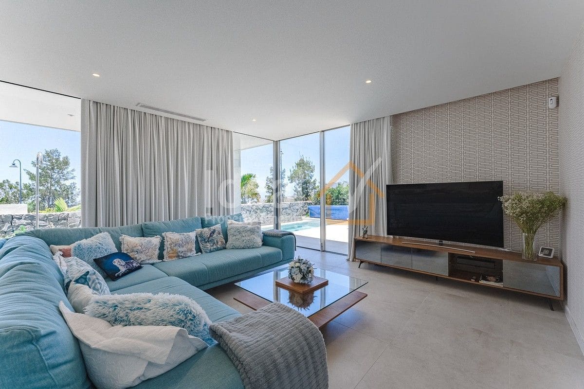 3 soveværelse Villa til salg i Guia de Isora med swimmingpool garage - € 1.980.000 (Ref: 8212854)