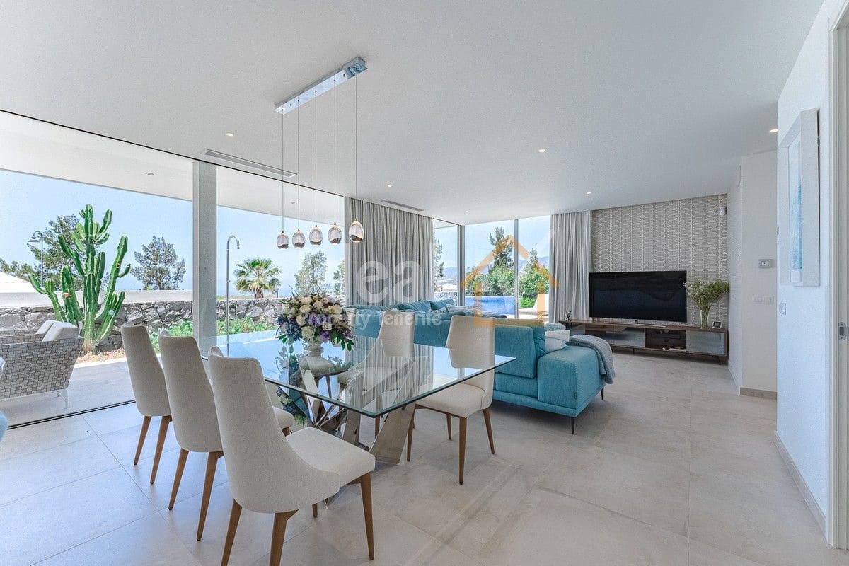 3 soveværelse Villa til salg i Guia de Isora med swimmingpool garage - € 1.980.000 (Ref: 8212854)