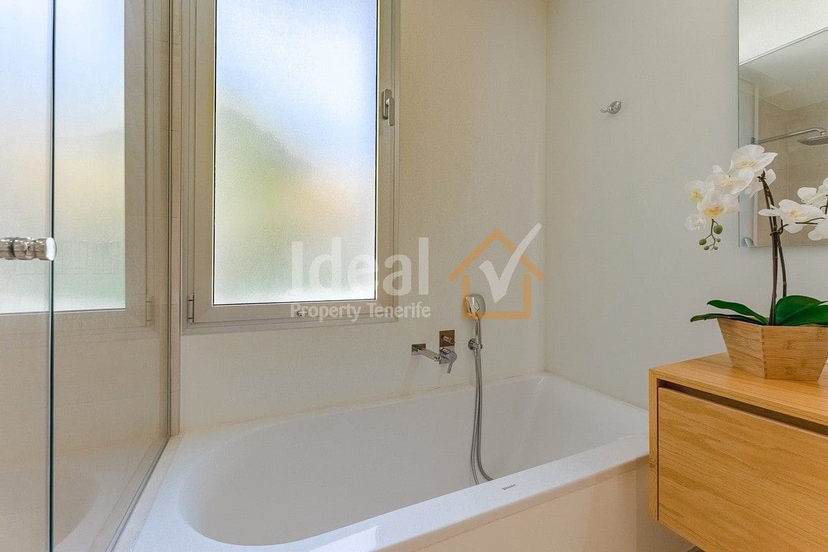 3 soveværelse Villa til salg i Guia de Isora med swimmingpool garage - € 1.980.000 (Ref: 8212854)