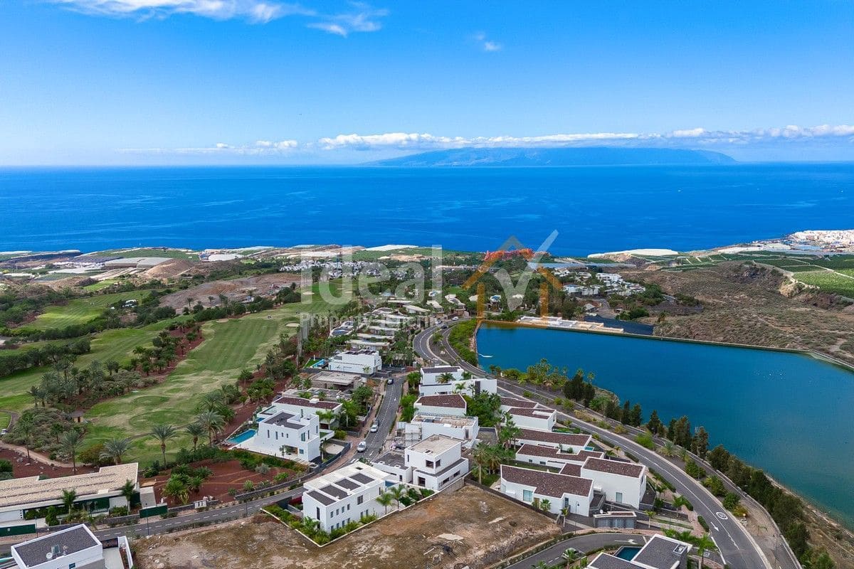 3 soveværelse Villa til salg i Guia de Isora med swimmingpool garage - € 1.980.000 (Ref: 8212854)