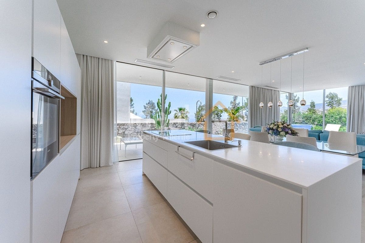 3 soveværelse Villa til salg i Guia de Isora med swimmingpool garage - € 1.980.000 (Ref: 8212854)