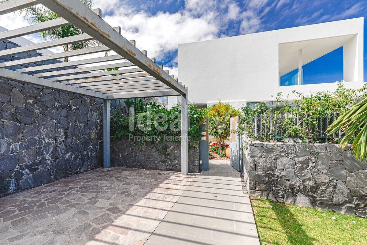 3 soveværelse Villa til salg i Guia de Isora med swimmingpool garage - € 1.980.000 (Ref: 8212854)