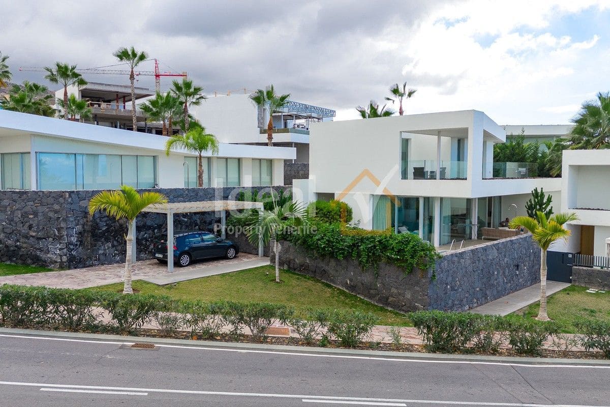 3 soveværelse Villa til salg i Guia de Isora med swimmingpool garage - € 1.980.000 (Ref: 8212854)