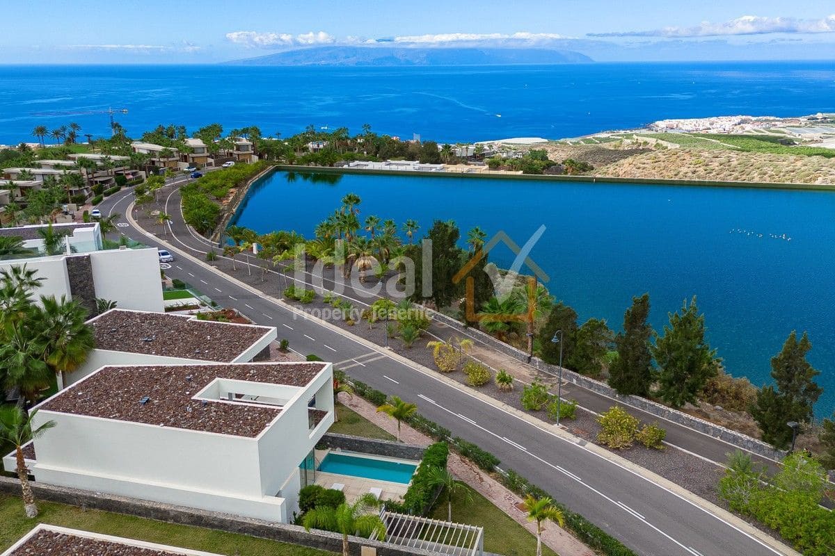 3 soveværelse Villa til salg i Guia de Isora med swimmingpool garage - € 1.980.000 (Ref: 8212854)