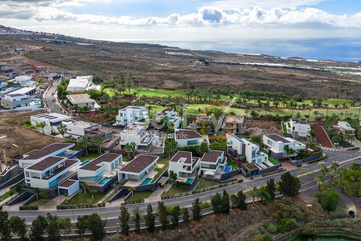 3 soveværelse Villa til salg i Guia de Isora med swimmingpool garage - € 1.980.000 (Ref: 8212854)