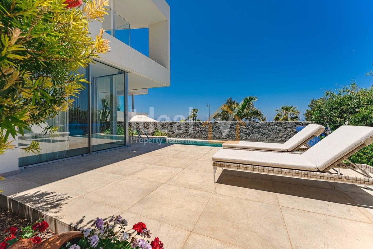 3 soveværelse Villa til salg i Guia de Isora med swimmingpool garage - € 1.980.000 (Ref: 8212854)