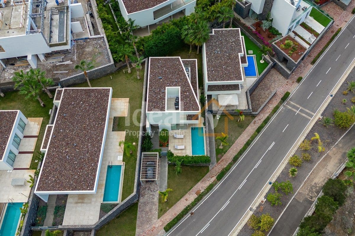 3 soveværelse Villa til salg i Guia de Isora med swimmingpool garage - € 1.980.000 (Ref: 8212854)