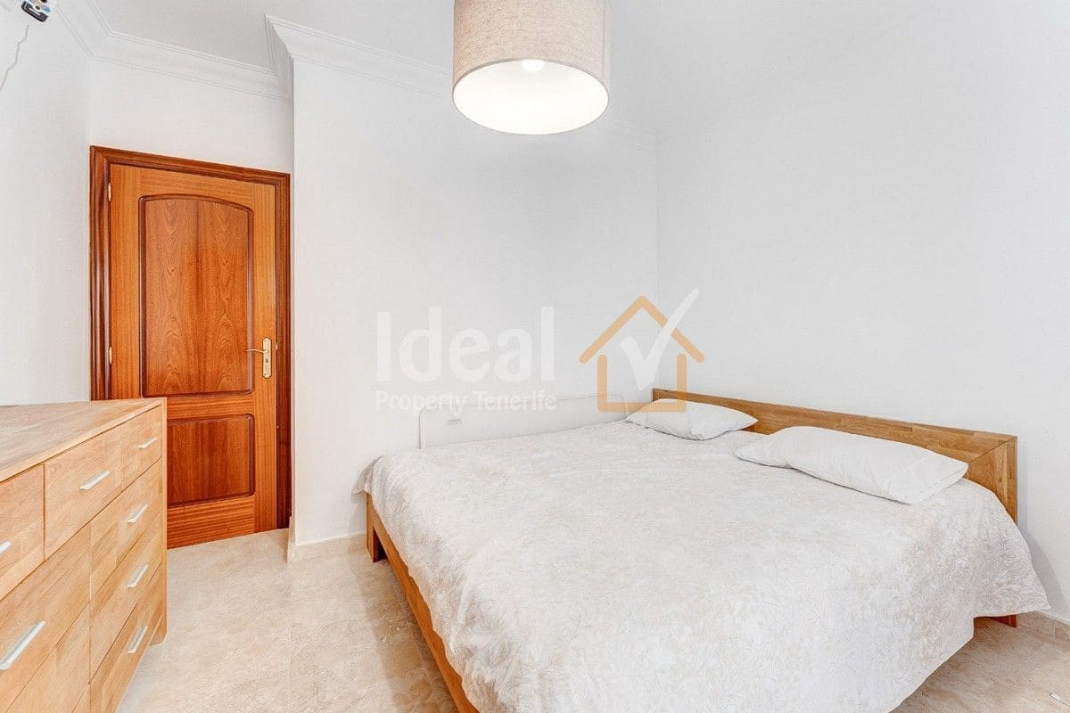 4 soveværelse Byhus til salg i Costa Adeje med swimmingpool garage - € 790.000 (Ref: 8222168)