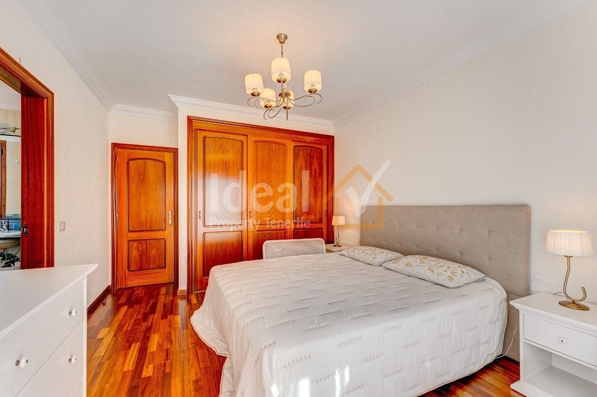 4 soveværelse Byhus til salg i Costa Adeje med swimmingpool garage - € 790.000 (Ref: 8222168)