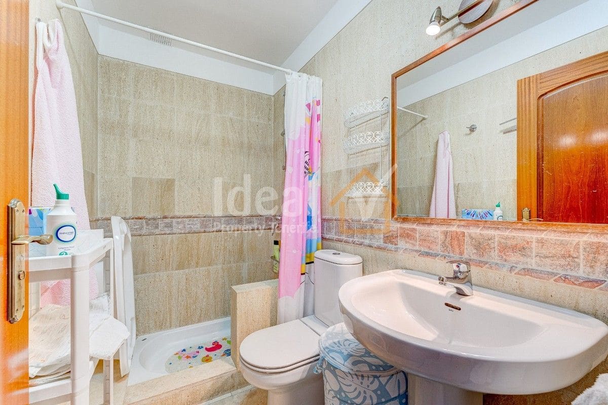 4 soveværelse Byhus til salg i Costa Adeje med swimmingpool garage - € 790.000 (Ref: 8222168)