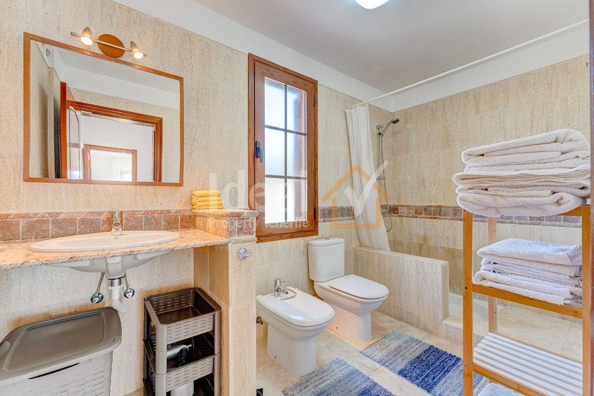 4 soveværelse Byhus til salg i Costa Adeje med swimmingpool garage - € 790.000 (Ref: 8222168)