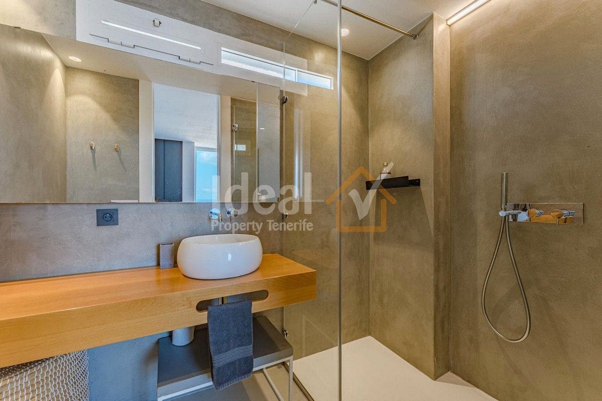 3 soveværelse Villa til salg i Costa Adeje med swimmingpool garage - € 1.280.000 (Ref: 8225702)