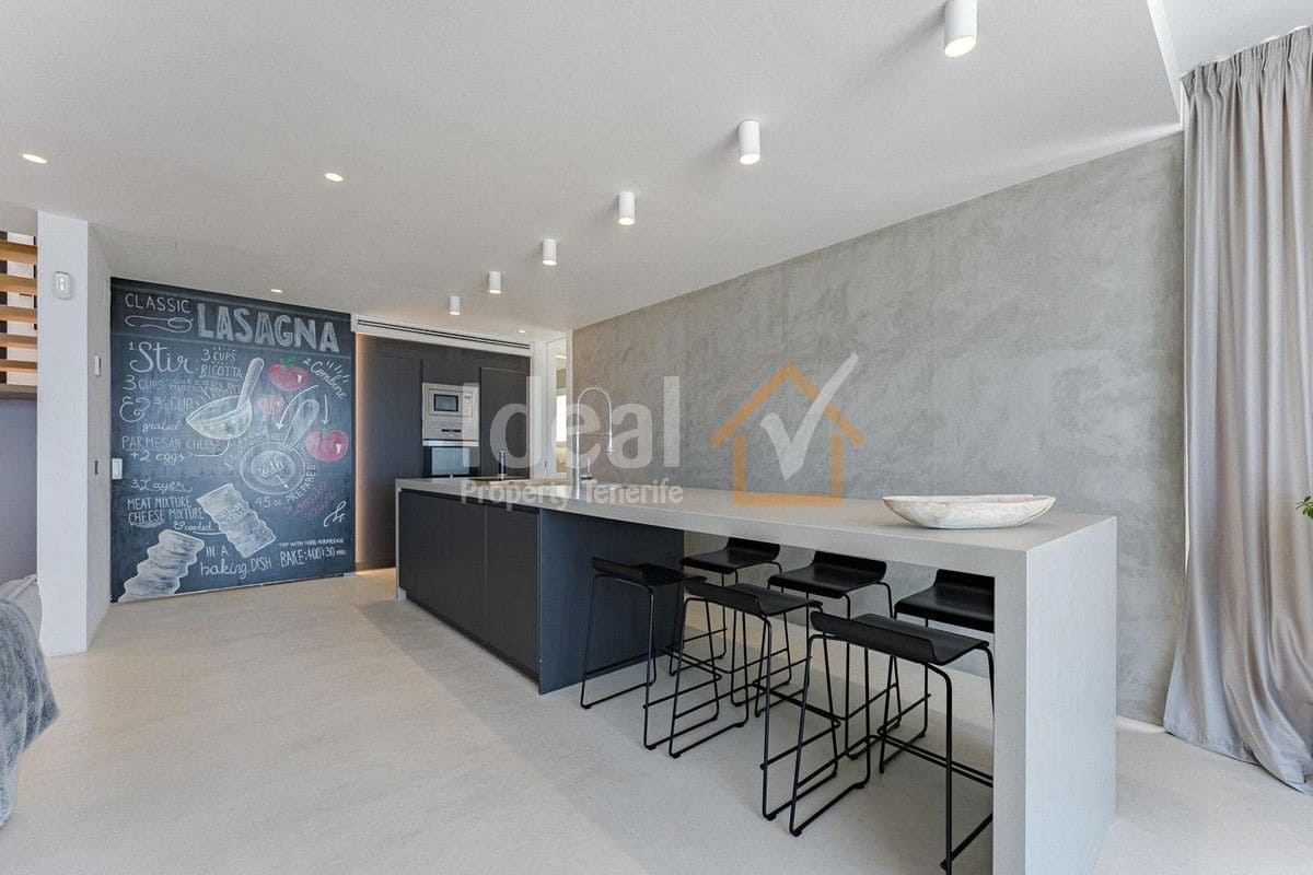 3 soveværelse Villa til salg i Costa Adeje med swimmingpool garage - € 1.280.000 (Ref: 8225702)