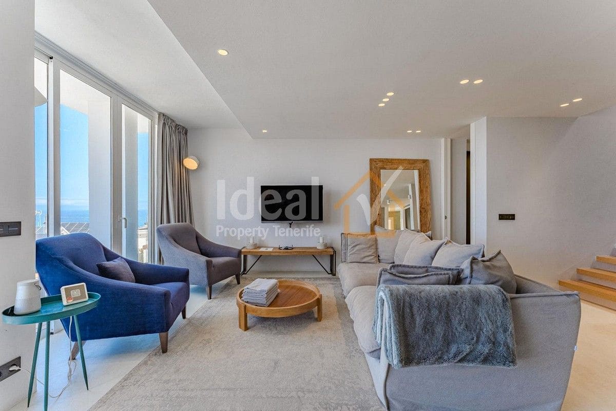 3 soveværelse Villa til salg i Costa Adeje med swimmingpool garage - € 1.280.000 (Ref: 8225702)