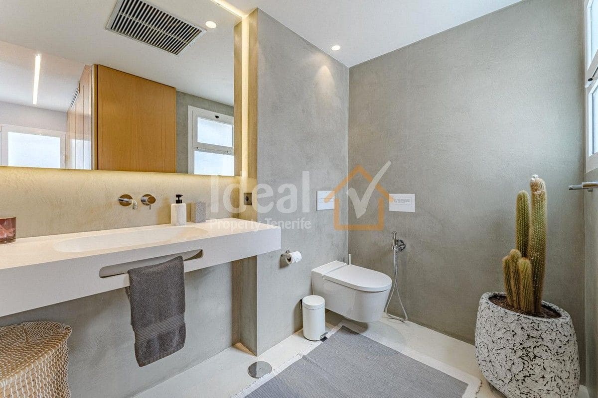 3 soveværelse Villa til salg i Costa Adeje med swimmingpool garage - € 1.280.000 (Ref: 8225702)