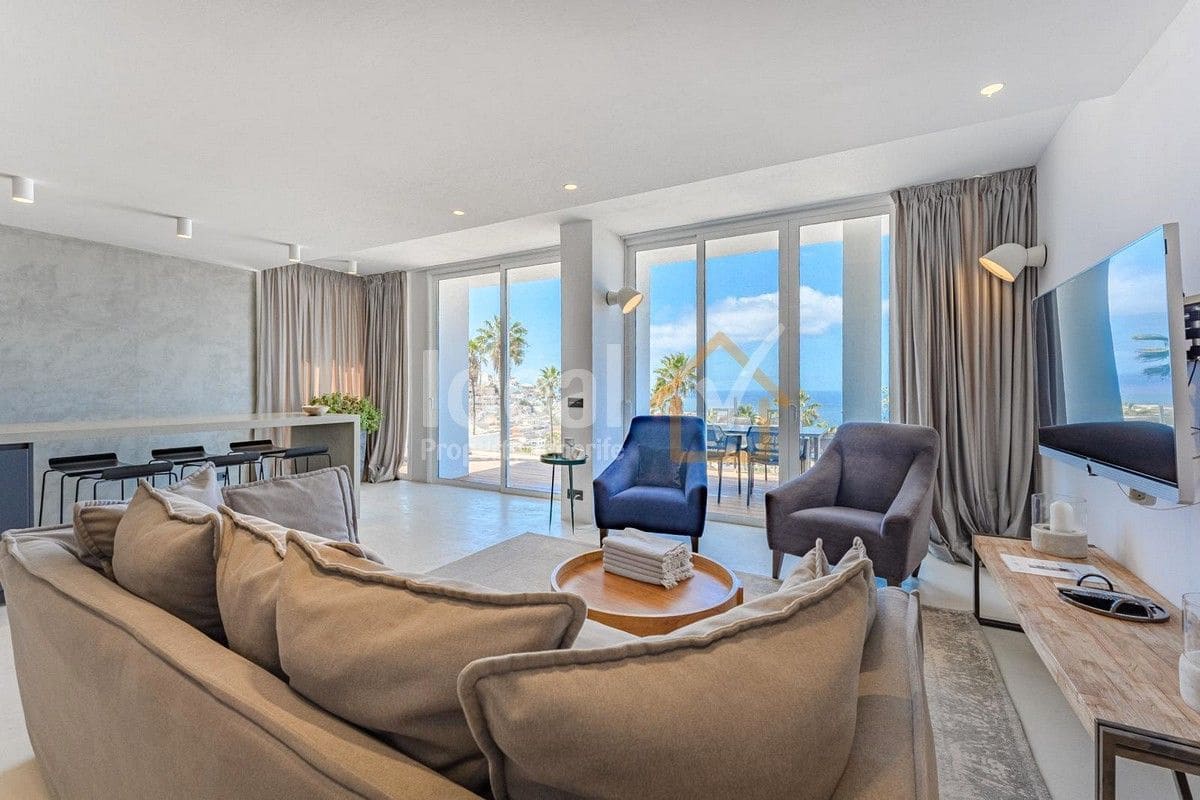 3 soveværelse Villa til salg i Costa Adeje med swimmingpool garage - € 1.280.000 (Ref: 8225702)