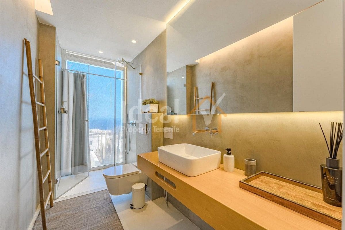 3 soveværelse Villa til salg i Costa Adeje med swimmingpool garage - € 1.280.000 (Ref: 8225702)