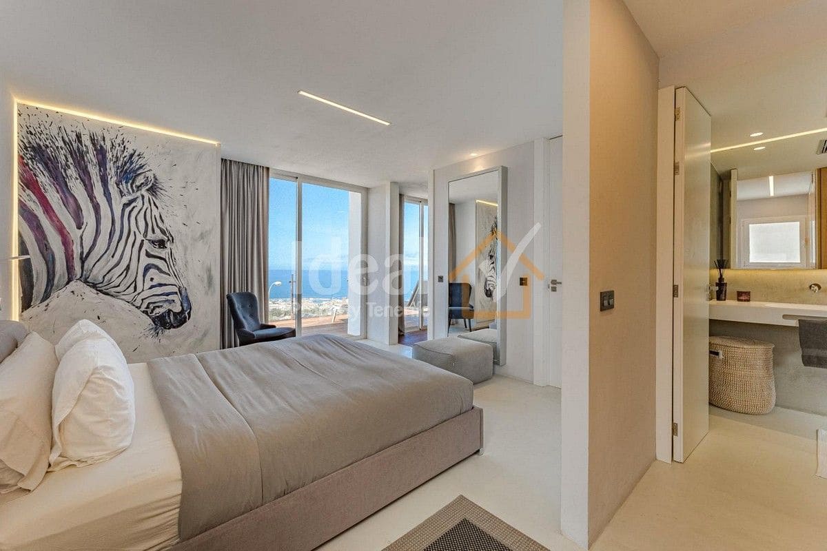 3 soveværelse Villa til salg i Costa Adeje med swimmingpool garage - € 1.280.000 (Ref: 8225702)