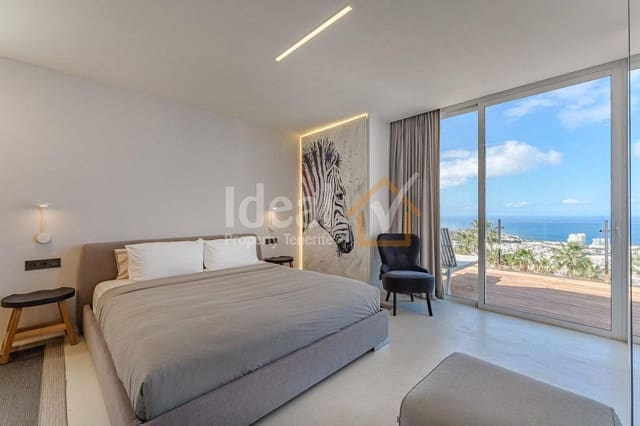 3 soveværelse Villa til salg i San Eugenio Alto, Adeje med swimmingpool garage - € 1.280.000 (Ref: 8225702)