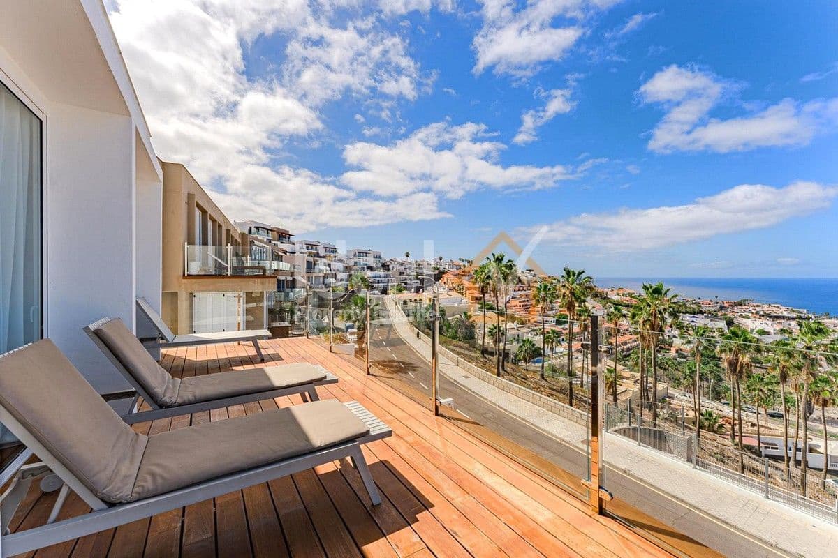 3 soveværelse Villa til salg i Costa Adeje med swimmingpool garage - € 1.280.000 (Ref: 8225702)