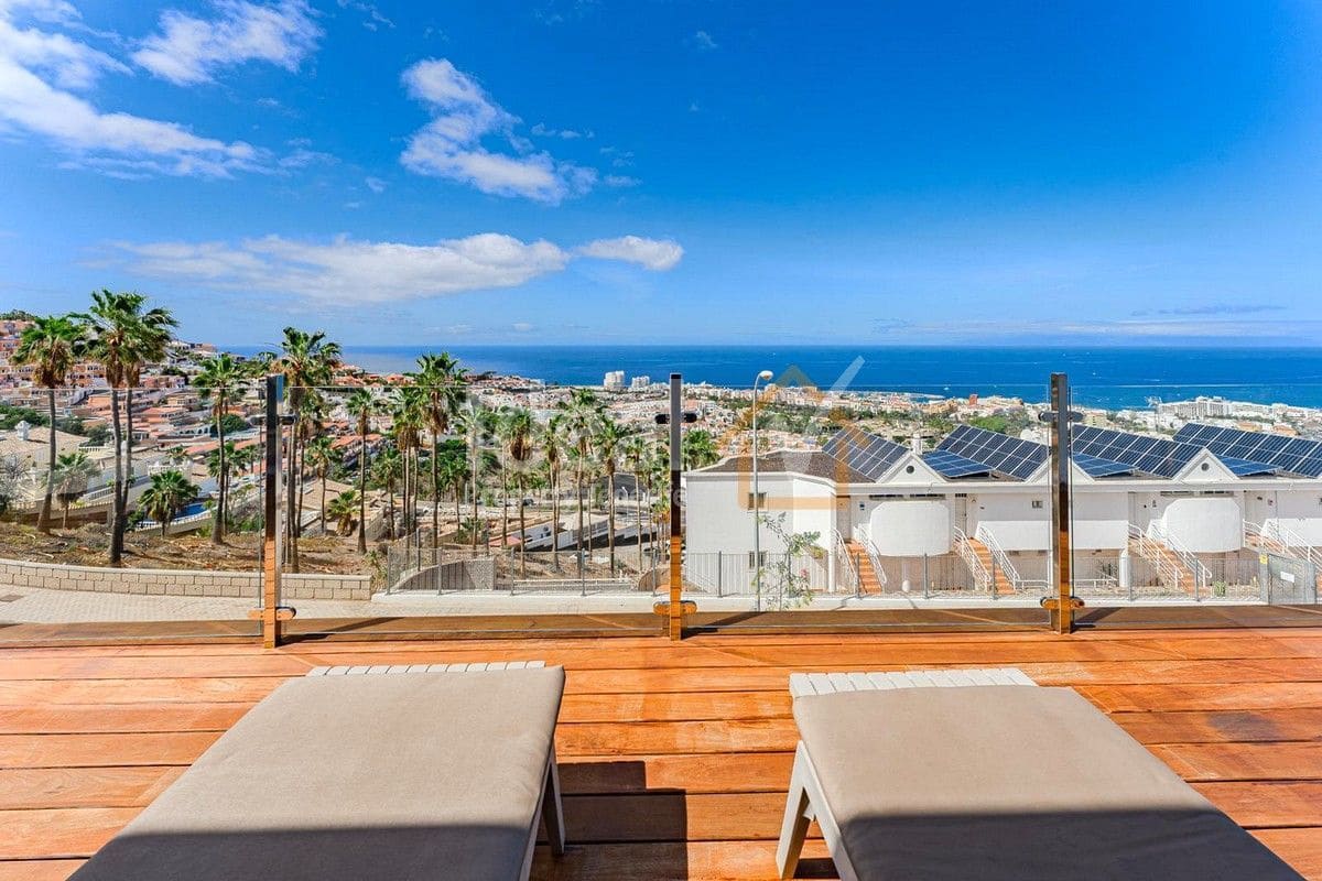 3 soveværelse Villa til salg i Costa Adeje med swimmingpool garage - € 1.280.000 (Ref: 8225702)