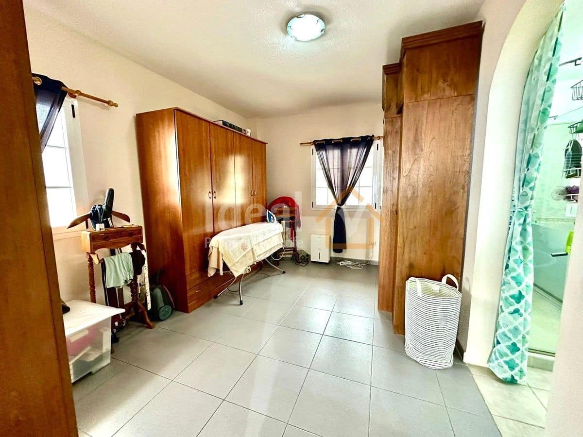 4 soveværelse Villa til salg i Guia de Isora med swimmingpool garage - € 740.000 (Ref: 8404708)